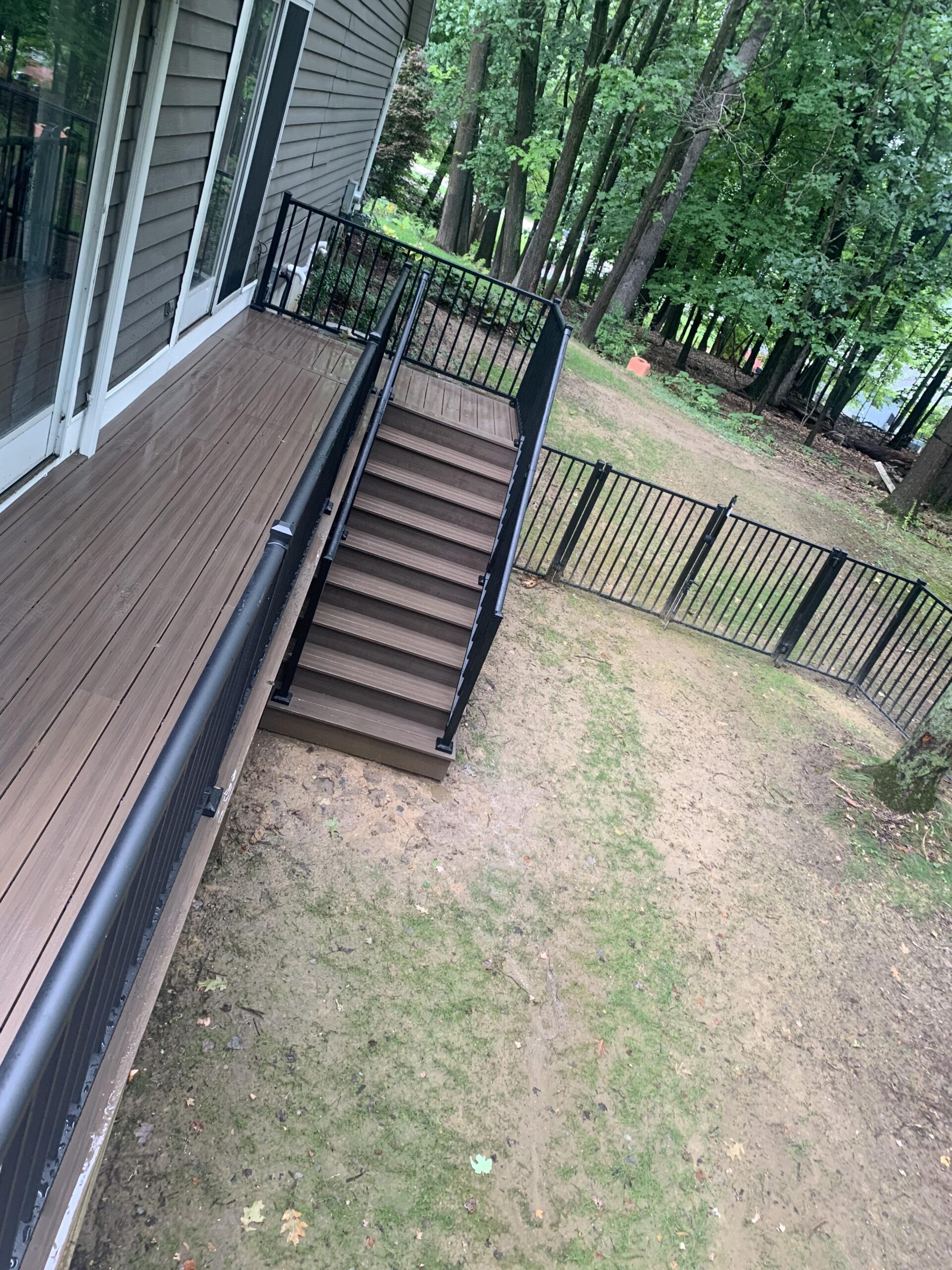 Composite Decking with Aluminum Railing